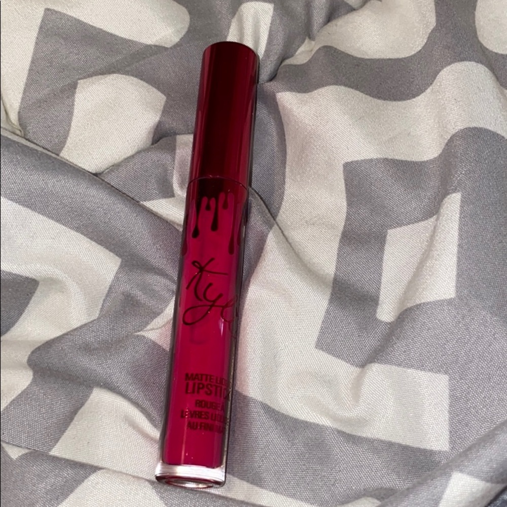 Kylie Cosmetics- Matte Liquid Lipstick